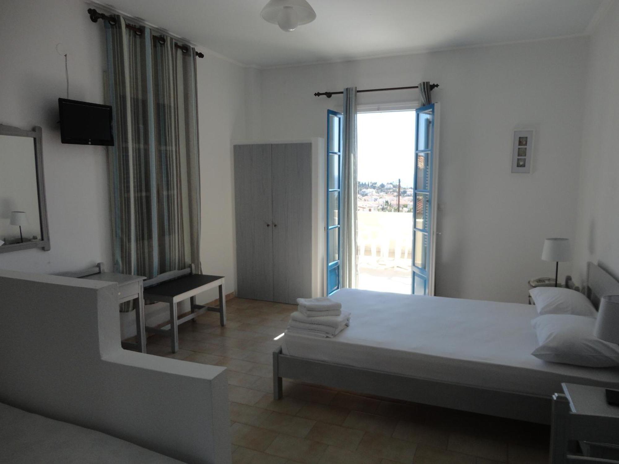 Lianos Hotel Apartments Spetses Town Exterior photo