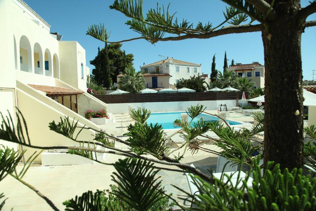 Lianos Hotel Apartments Spetses Town Exterior photo